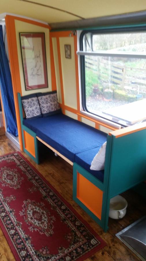 The Megabus Near Tavistock And Dartmoor. Hotel Lamerton Ngoại thất bức ảnh