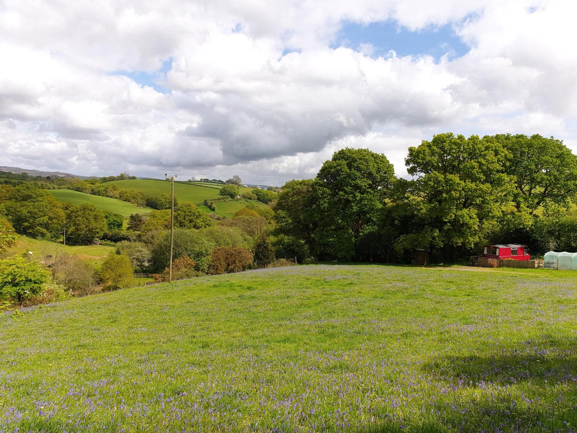 The Megabus Near Tavistock And Dartmoor. Hotel Lamerton Ngoại thất bức ảnh